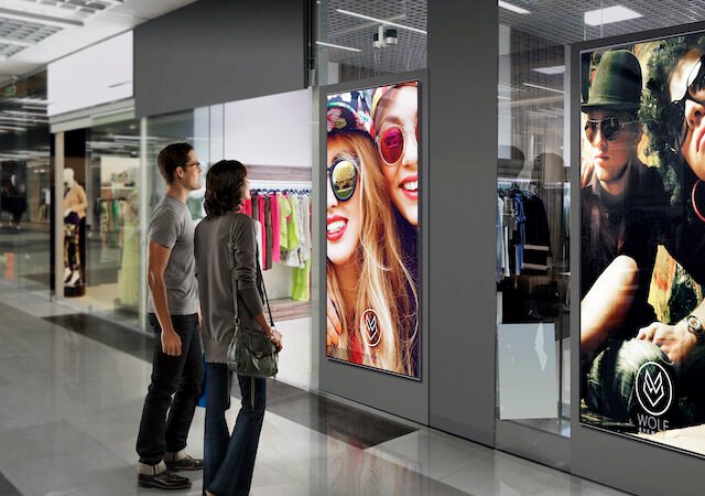 led-storefront-display-sigange